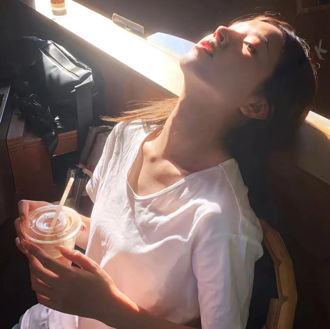 人性怪鱼封面
